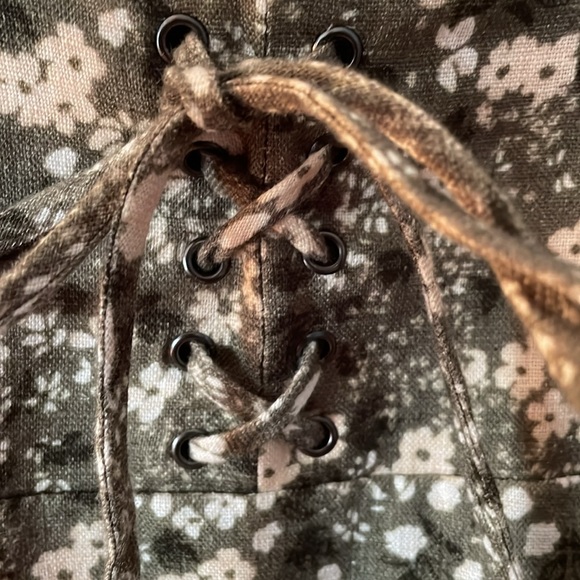 Gorgeous FEMININE & romantic Reformation green floral festive dress NWOT 4 💕 - Picture 4 of 10